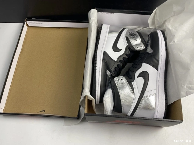 CD0461-001 SILVER WMNS OG JORDAN TOE HIGH 1 AIR 0614